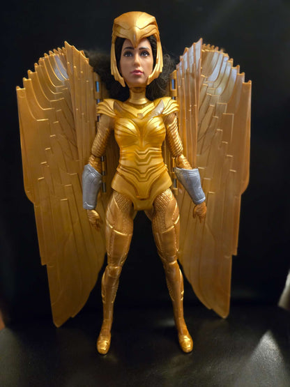 light up Wonder Woman 1984 12" action figure in golden armor (RRP $35)