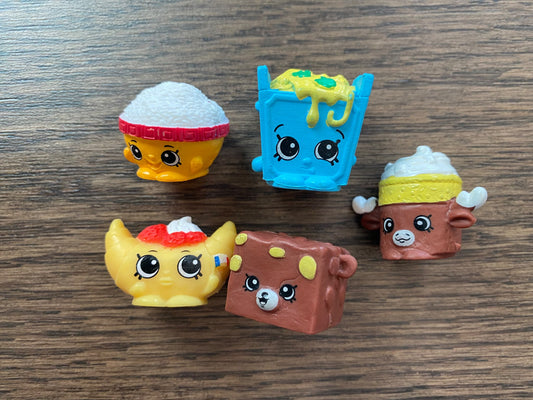 Shopkins Smoothie Truck and figures
