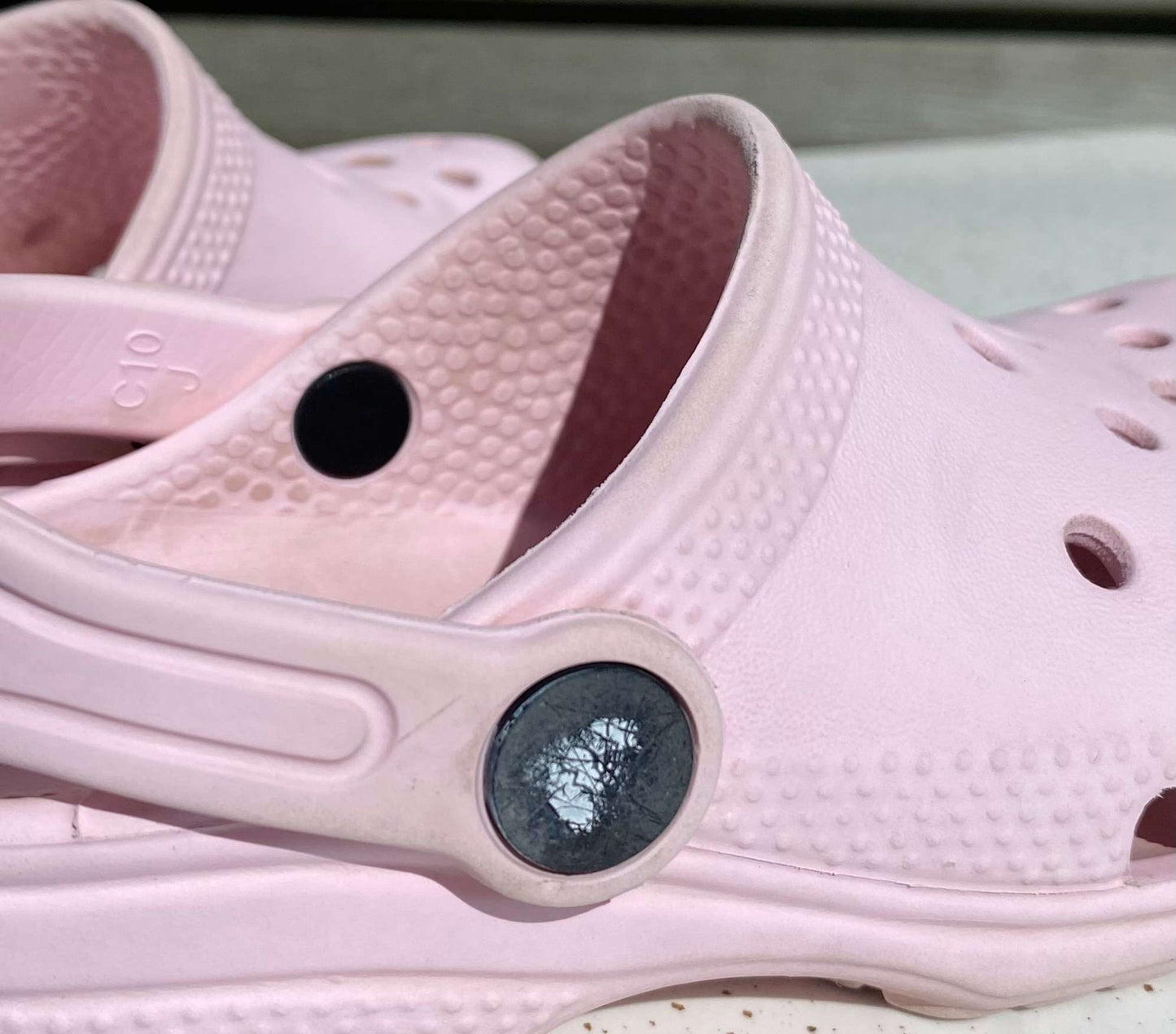 Pink Crocs Classic Clogs in size C10 (MSRP $50), Shoes 10 (Toddler:2-4yr)