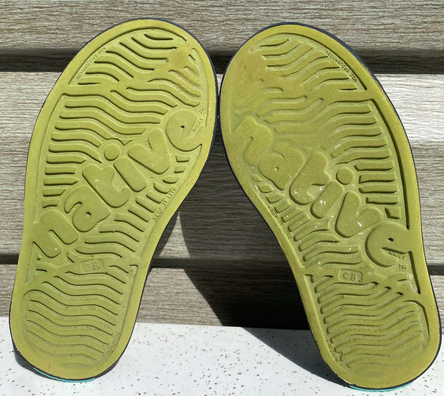 Olive Green & Black Native Jefferson Slip Ons in Sz 8 ($60 MSRP), Shoes 8 (Toddler:2-4yr)