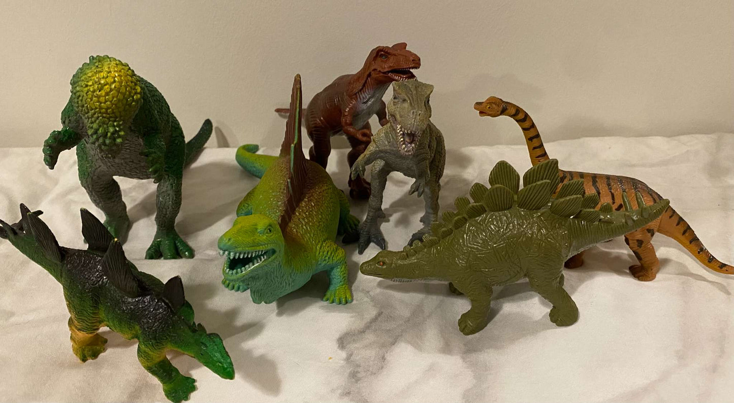 Bundle of 7 dinosaurs