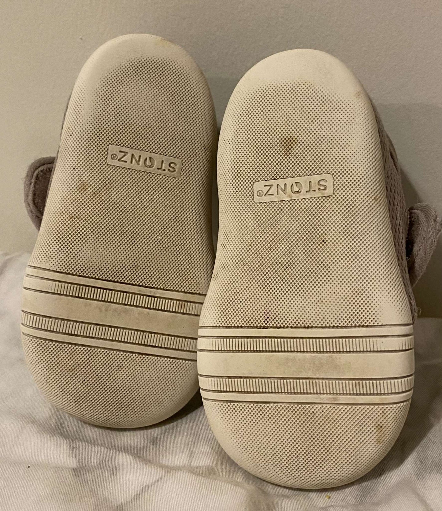 Stonz Cruiser Original Baby Shoes in Dune (MSRP $57), Shoes 6 (Walkers:12-24 mth)