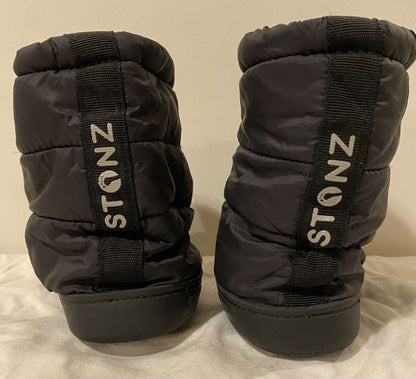Black Stonz Puffy Winter Booties Sz medium (MSRP $60), Shoes 4.5 (Walkers:12-24 mth)