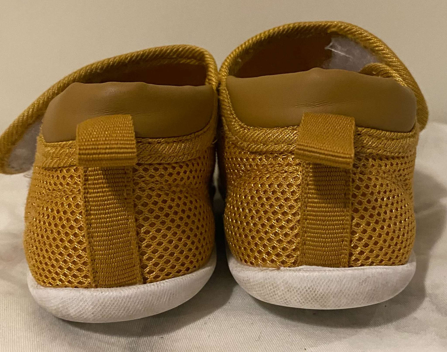 Stonz-dupes in Mustard Yellow Sz 4.5, Shoes 4.5 (Walkers:12-24 mth)