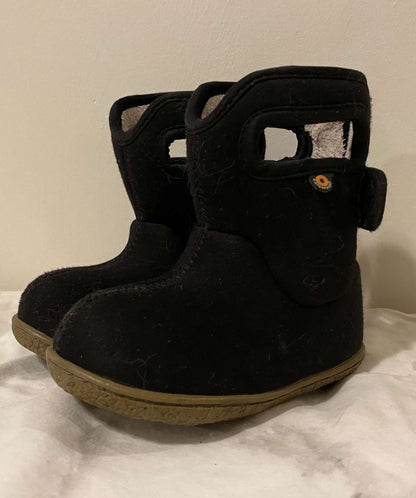 Black Baby Bogs II (MSRP $75), Shoes 5 (Walkers:12-24 mth)