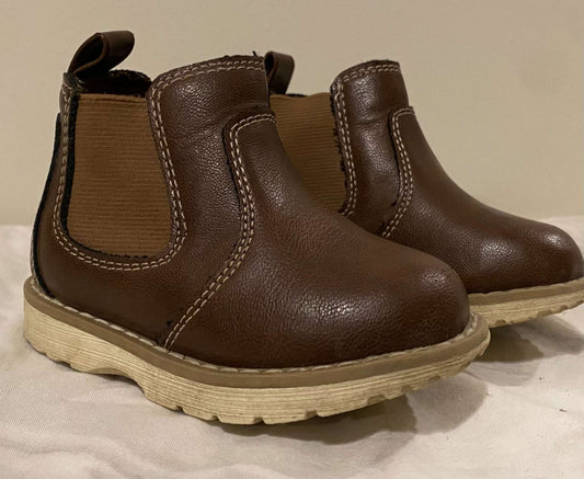 Old Navy Faux Leather Chelsea Boots Sz 5 (MSRP $40), Shoes 5 (Walkers:12-24 mth)