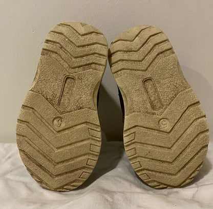 Old Navy Faux Leather Chelsea Boots Sz 5 (MSRP $40), Shoes 5 (Walkers:12-24 mth)