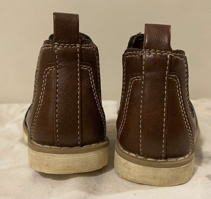 Old Navy Faux Leather Chelsea Boots Sz 5 (MSRP $40), Shoes 5 (Walkers:12-24 mth)
