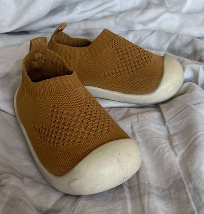 Mustard yellow skit slip ons Sz 17 / US 1.5-2, Shoes 1.5 (Baby: 0-12 mth)