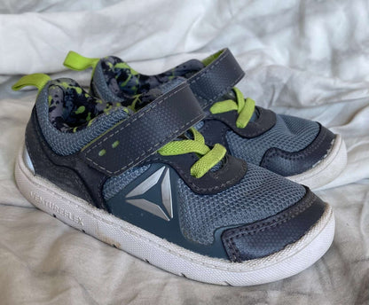 Reebok ventureFlex Stride Sneakers Sz 6, Shoes 6 (Walkers:12-24 mth)