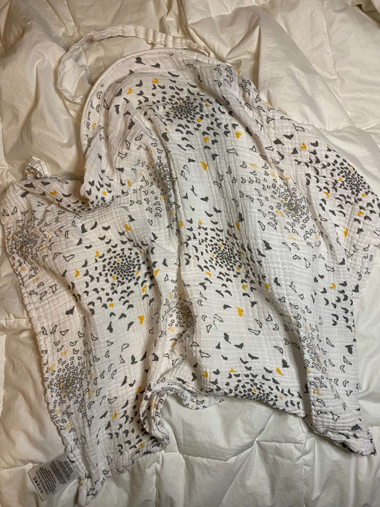 Bebe Au Lait nursing cover (MSRP $50)
