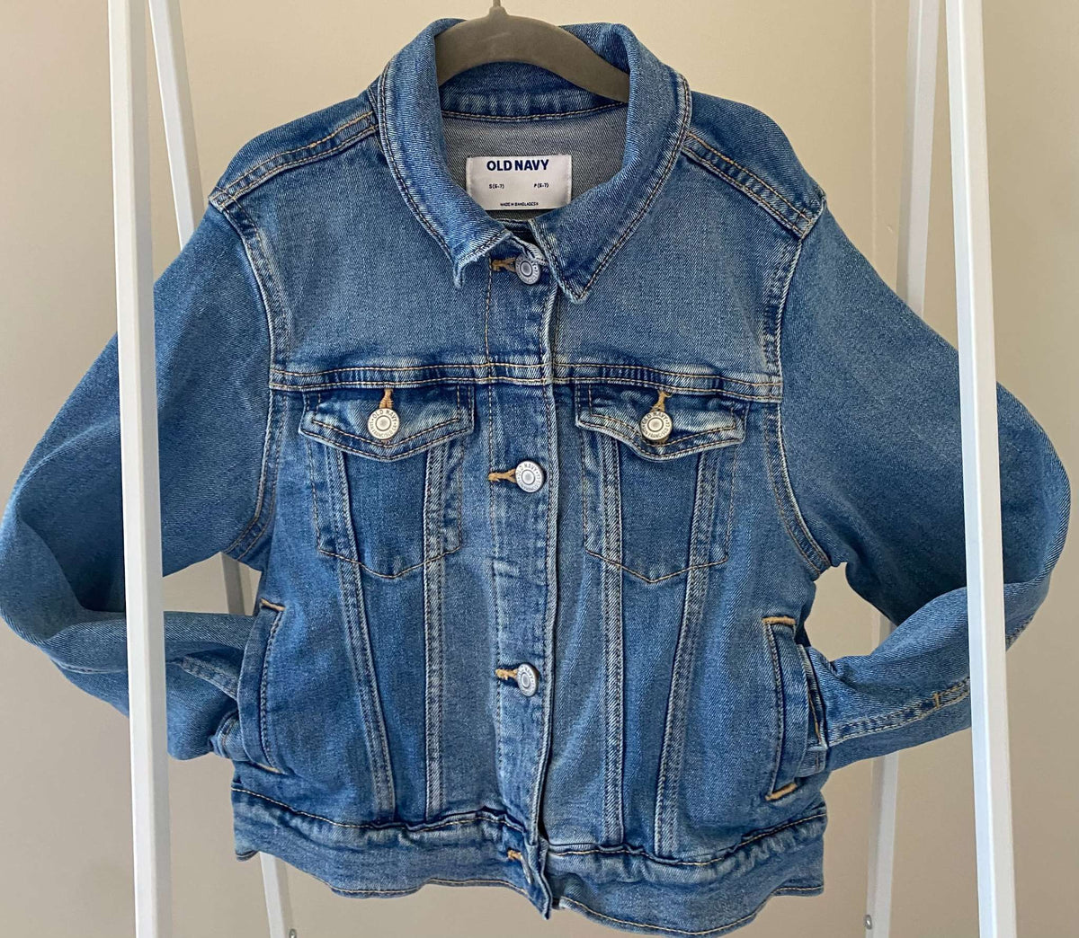 Old Navy kids' denim trucker jacket Sz SM/6-7 (MSRP $50), Kids 6/6X