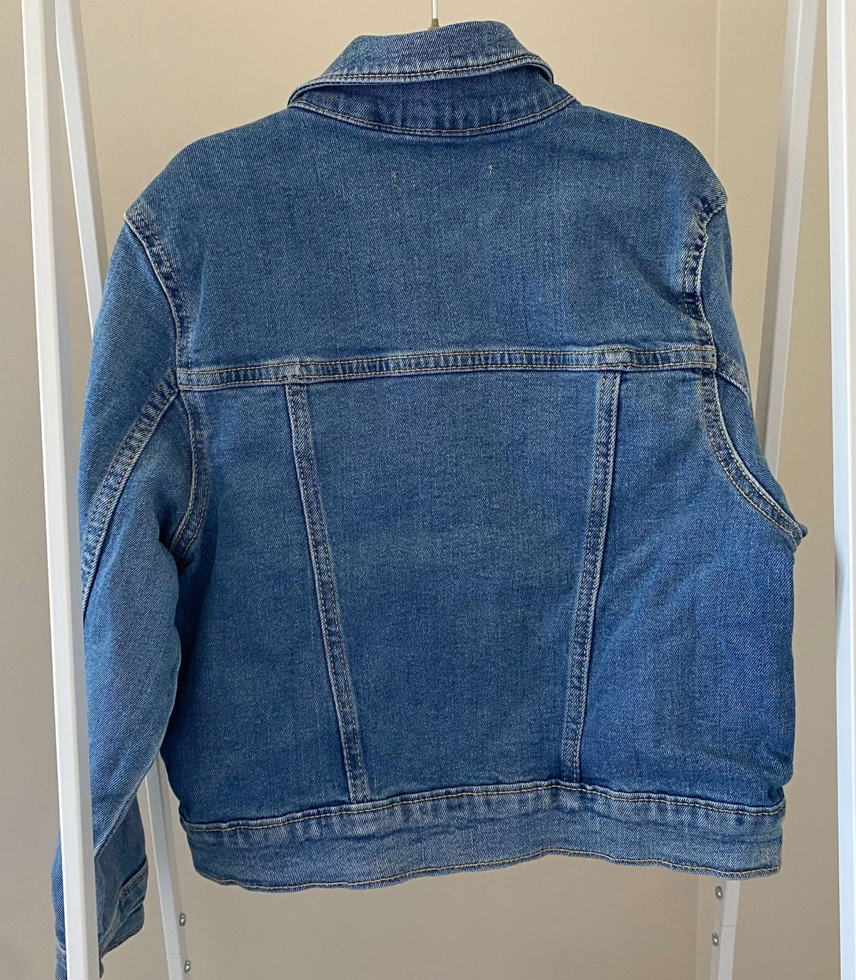 Old Navy kids' denim trucker jacket Sz SM/6-7 (MSRP $50), Kids 6/6X