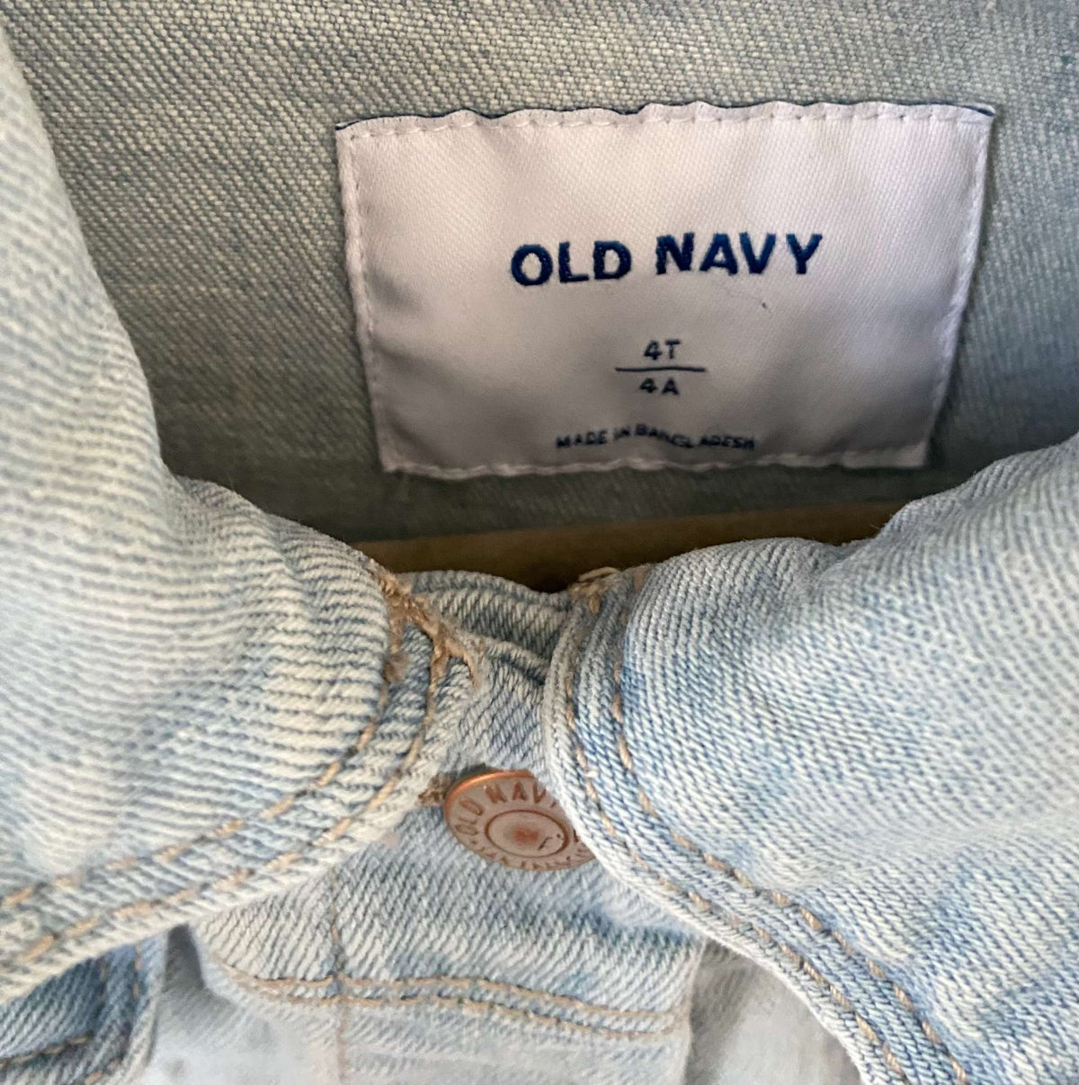 Old Navy light-wash denim jacket Sz 4T, Kids 4/4T