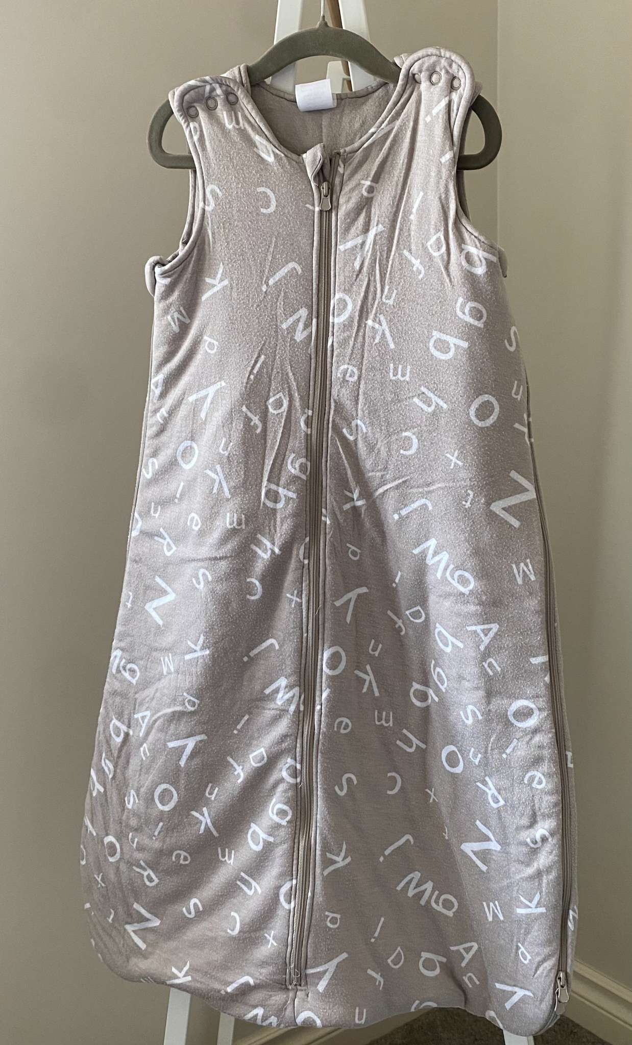 Gunamuna Gunapod Wearable Blanket/Sleep Sack in "Alphabet Soup" 2.5 TOG 9-18m (MSRP $85), 12-18 Months (Large)