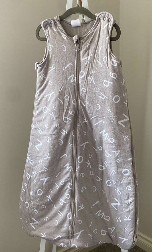 Gunamuna Gunapod Wearable Blanket/Sleep Sack in "Alphabet Soup" 2.5 TOG 9-18m (MSRP $85), 12-18 Months (Large)