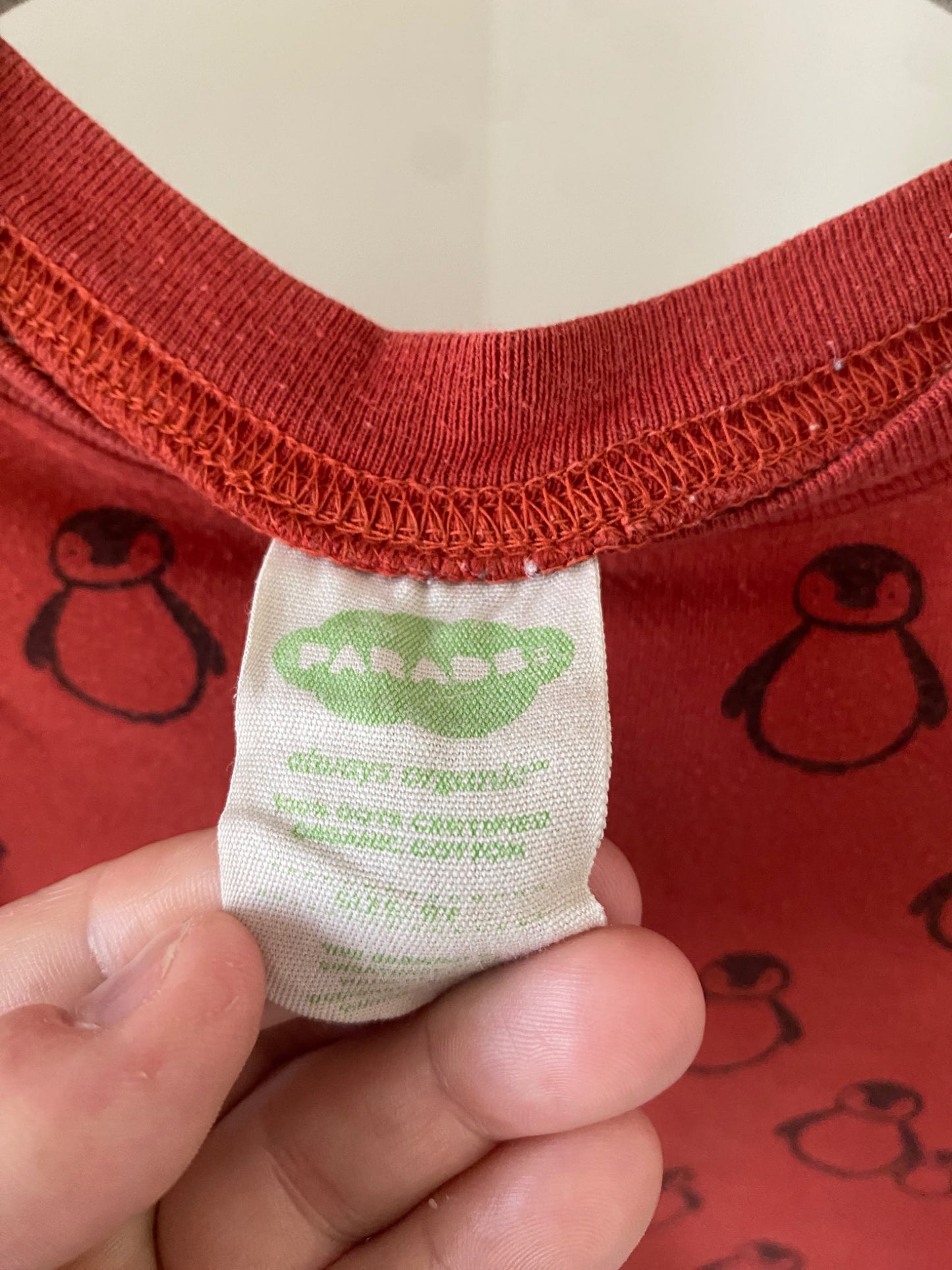 Parade Penguin 2-piece pajamas set Sz 5/6, Kids 5/5T