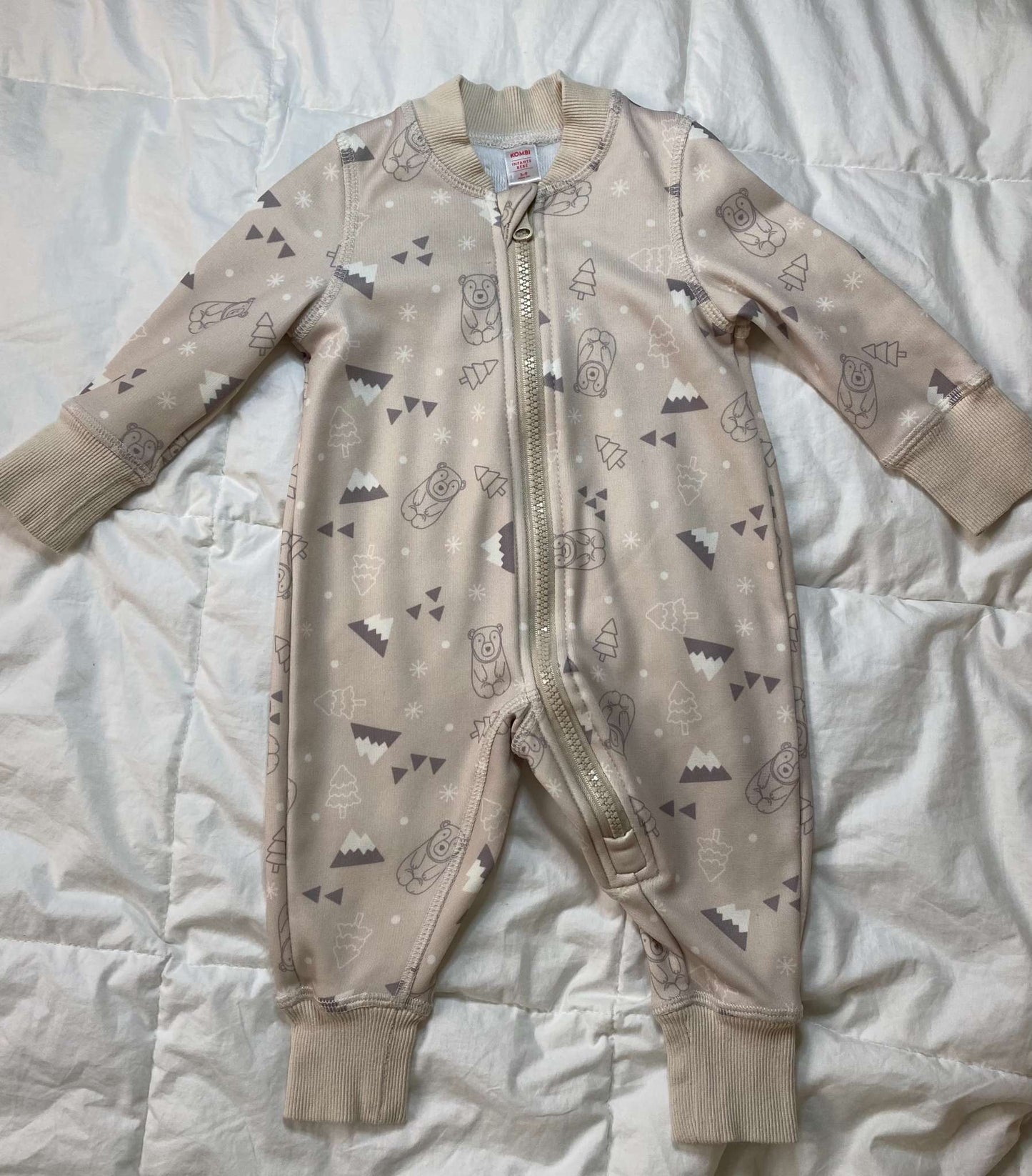 Kombi B3 Velvet Fleece Onepiece 3-9M (MSRP $50), Kids 6 Month (3-6M)