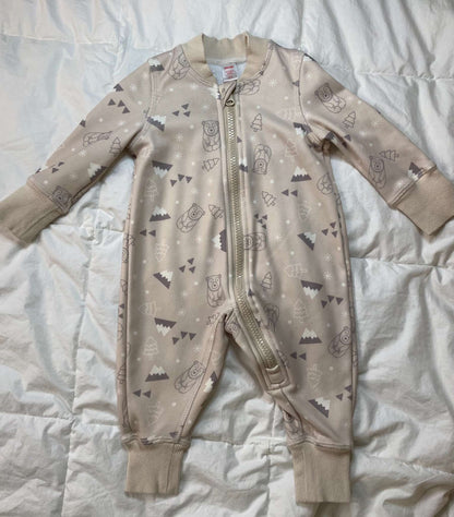 Kombi B3 Velvet Fleece Onepiece 3-9M (MSRP $50), Kids 6 Month (3-6M)