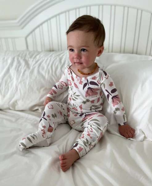 Gunamuna girl's convertible floral bloom footie 9-12M (MSRP $45), Kids 12 Month (9-12M)