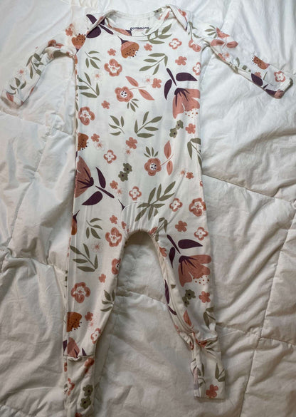 Gunamuna girl's convertible floral bloom footie 9-12M (MSRP $45), Kids 12 Month (9-12M)