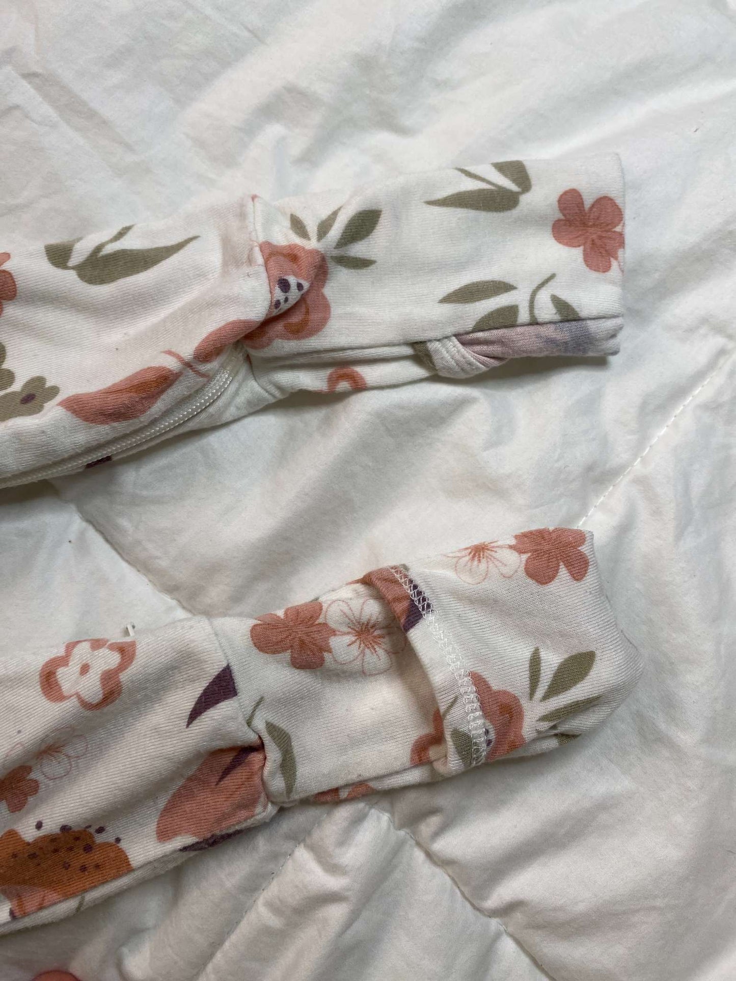 Gunamuna girl's convertible floral bloom footie 9-12M (MSRP $45), Kids 12 Month (9-12M)