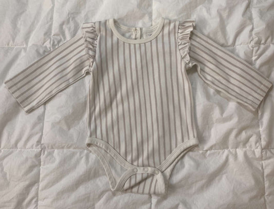 Pehr long sleeve ruffle one piece in Pebble Grey 12-18M (MSRP $52), Kids 18 Month (12-18M)