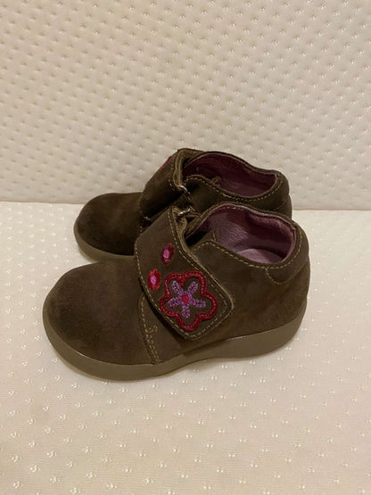 Stride Rite Girls Size 5.5 Brown Suede, Shoes 5.5 (Walkers:12-24 mth)