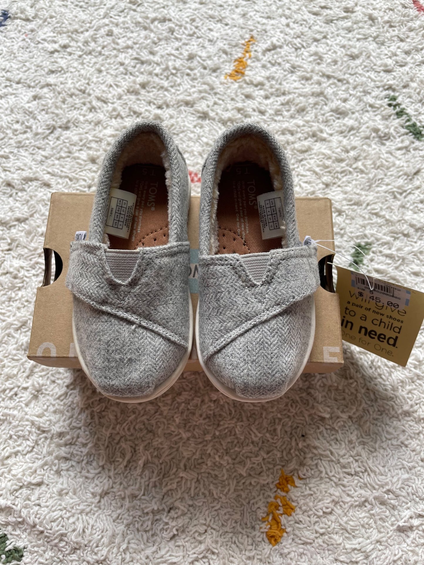 New in box Toms 5C, Shoes 5 (Walkers:12-24 mth)