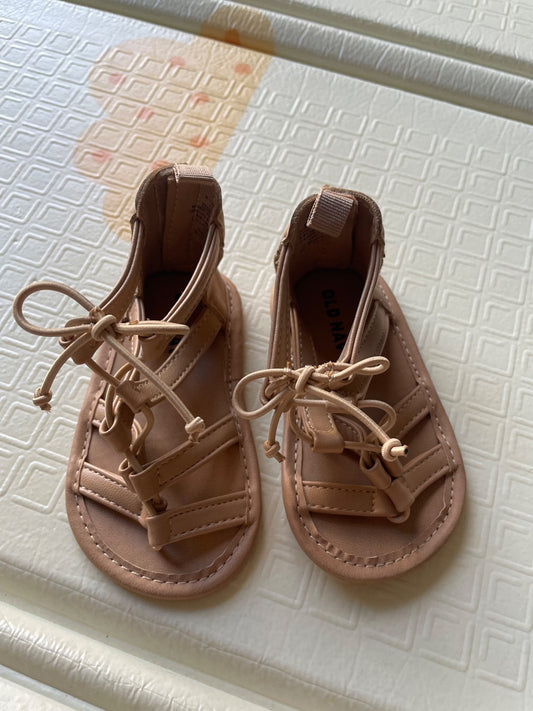 Old Navy 6-12m sandals, Shoes 2 (Baby: 0-12 mth)