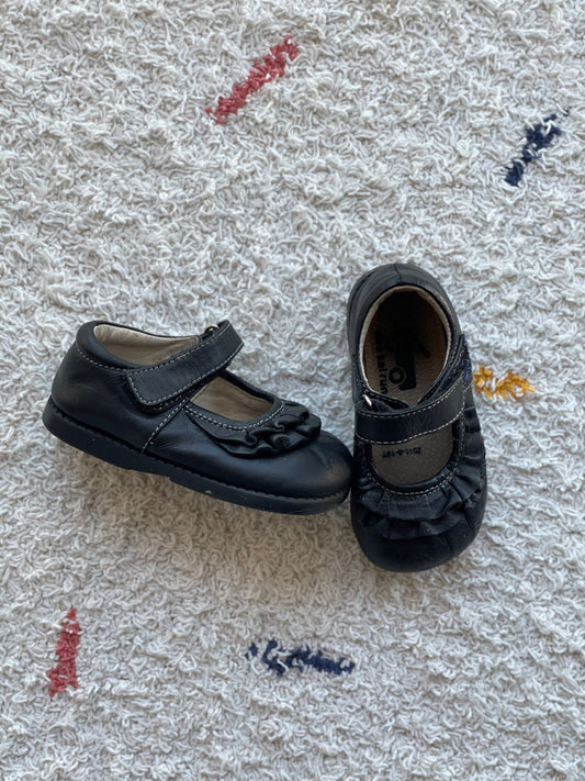 See Kai Run 7C shoes. Retails $54, Shoes 7 (Walkers:12-24 mth)