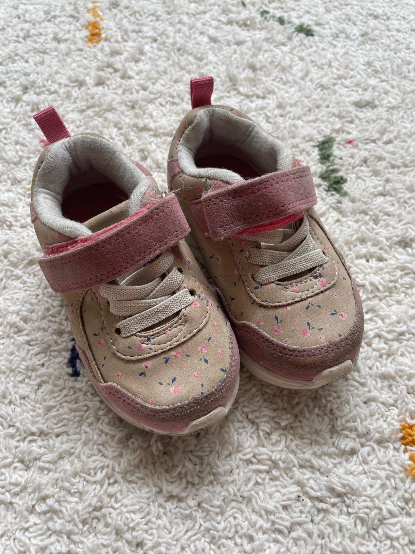 Oshkosh 4C sneakers, Shoes 4 (Baby: 0-12 mth)