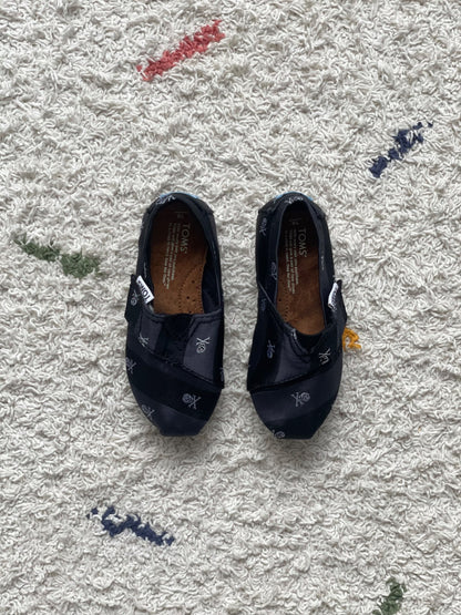 Toms 6C, Shoes 6 (Walkers:12-24 mth)