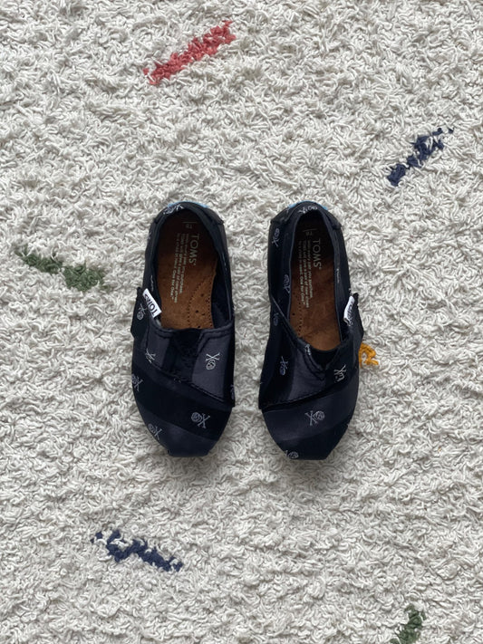 Toms 6C, Shoes 6 (Walkers:12-24 mth)
