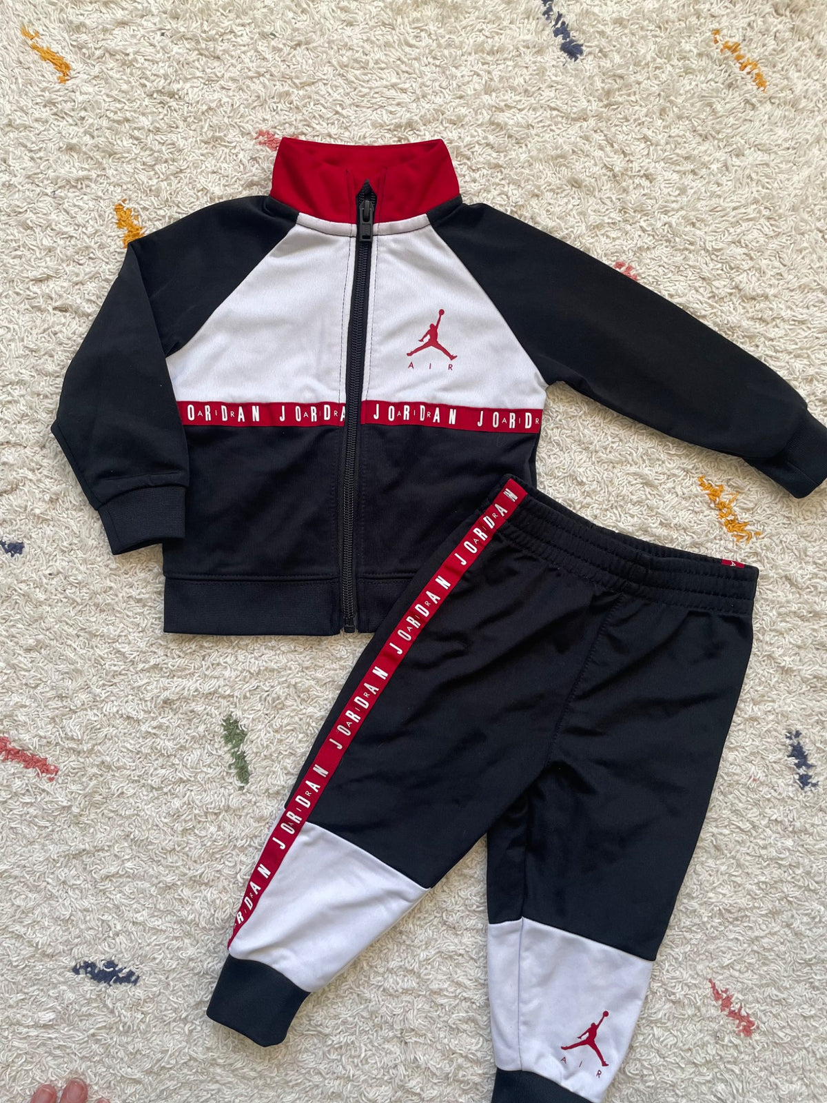 Air Jordan track set 12m, Kids 12 Month (9-12M)