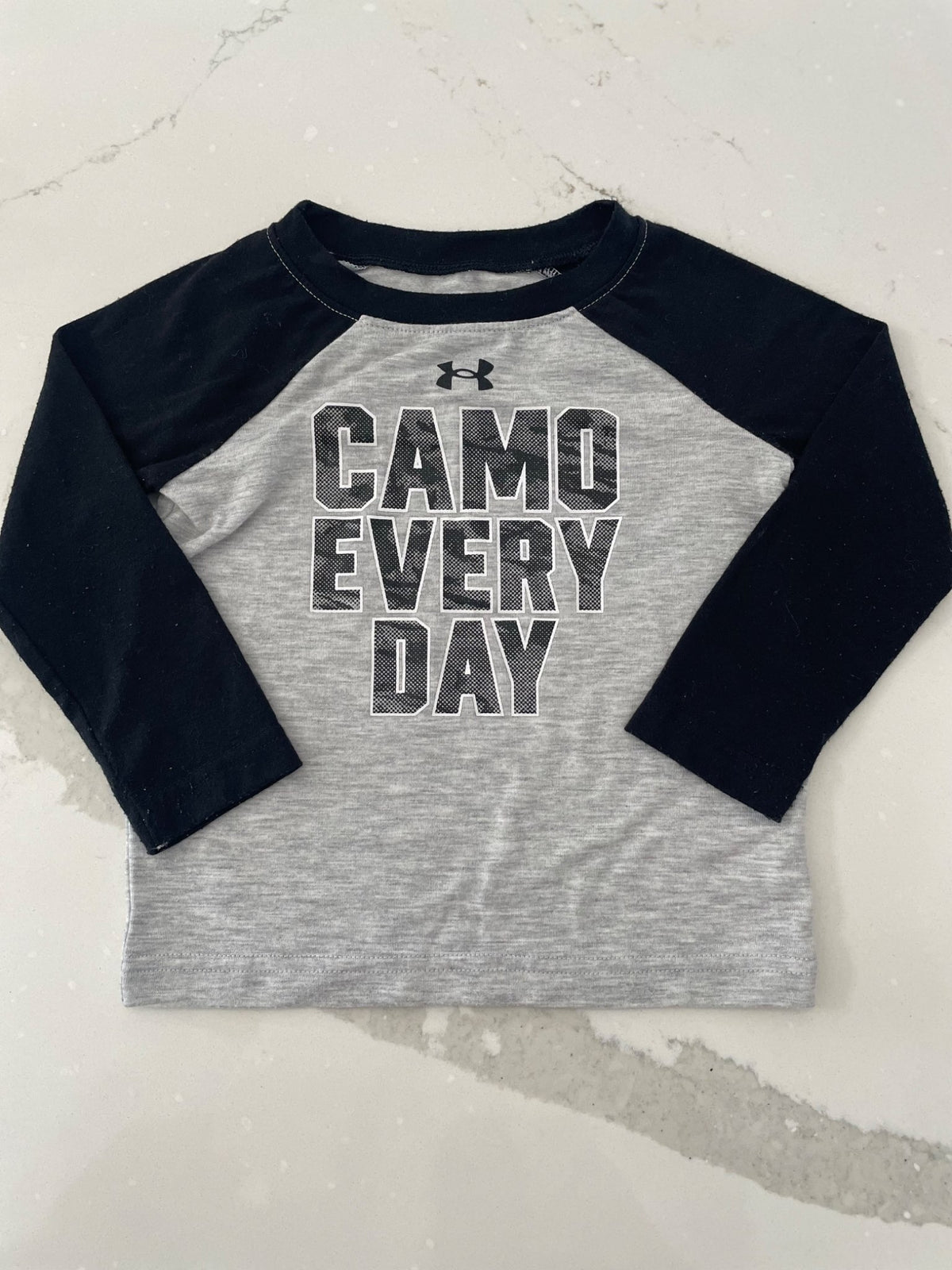 Under Armour 12m long sleeve shirt, Kids 12 Month (9-12M)
