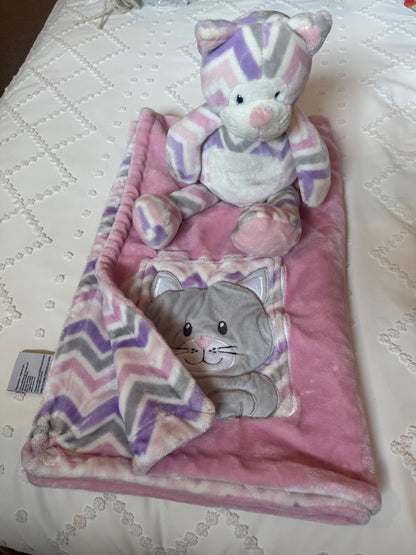 Baby girl blanket and stuffie set