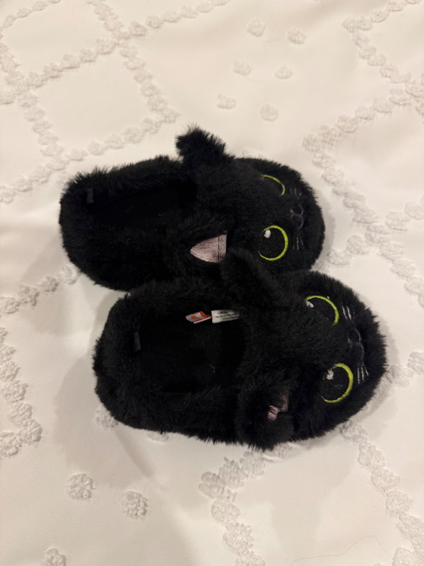 Girls cat slippers , Shoes 6 (Walkers:12-24 mth)