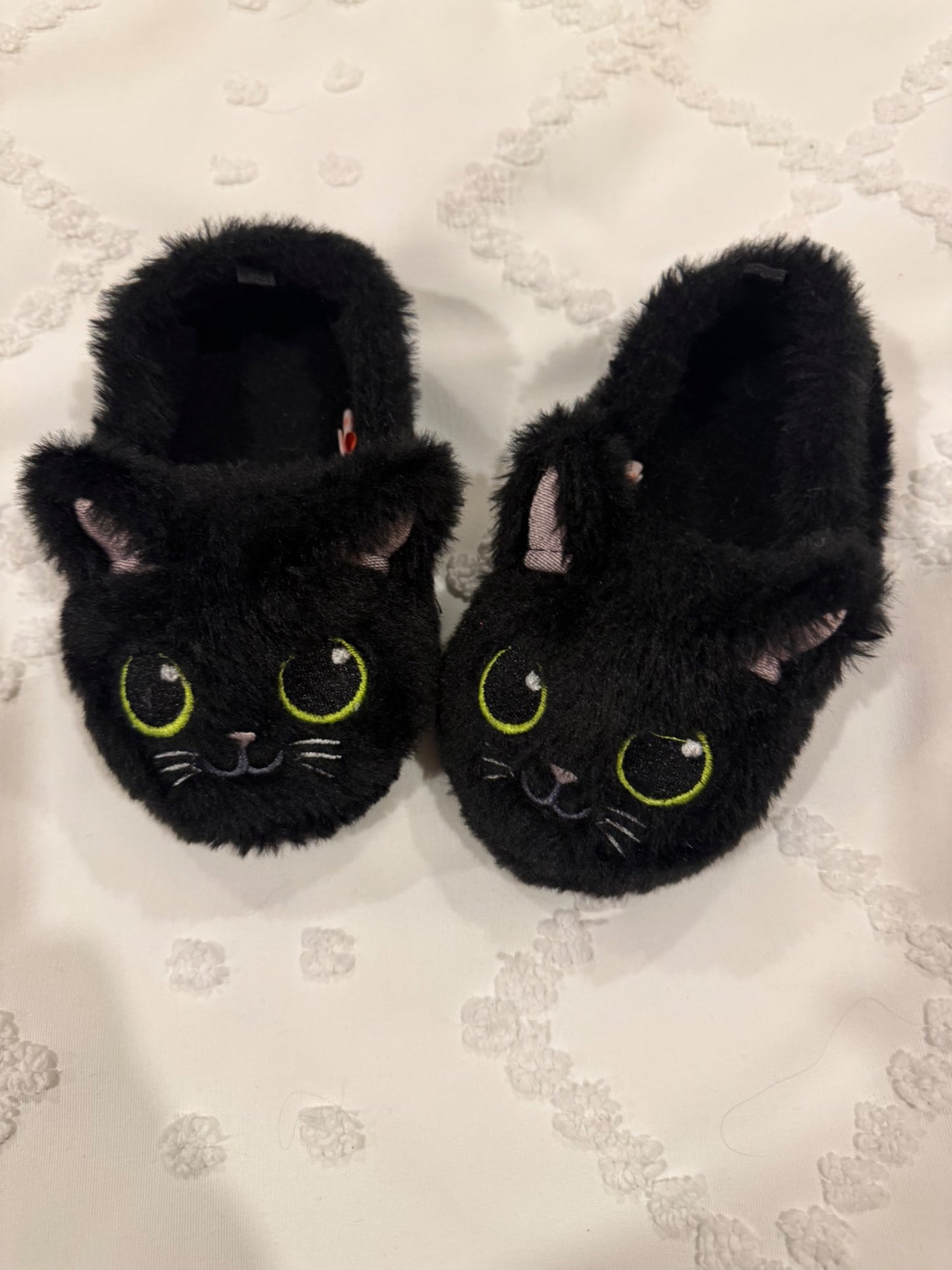 Girls cat slippers , Shoes 6 (Walkers:12-24 mth)
