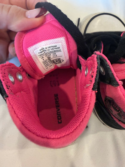 4T Girls converse sneakers , Shoes 4 (Baby: 0-12 mth)