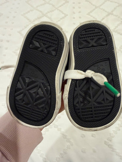 Baby converse sneakers - like new  , Shoes 2 (Baby: 0-12 mth)