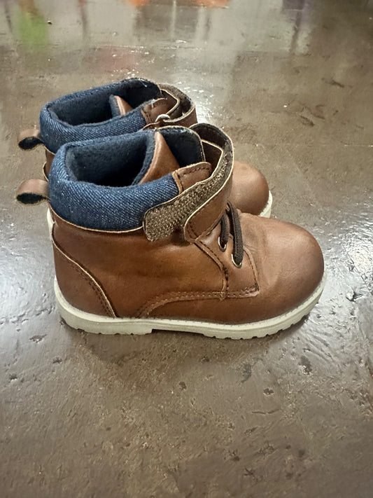 Toddler Boys Boots - 6C. Retails $30., Shoes 6 (Walkers:12-24 mth)
