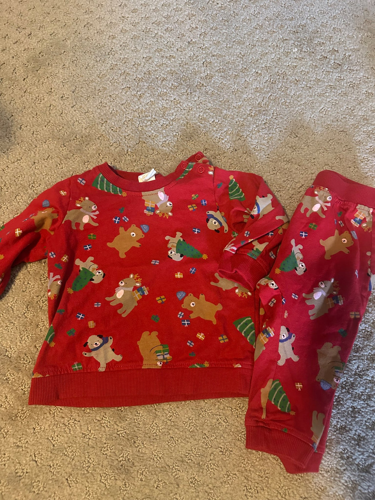 H&M Holiday Outfit. Retails $50, Kids 12 Month (9-12M)