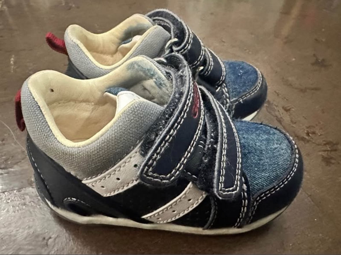 Toddlers Shoes - 4.5C. Retails $80, Shoes 4.5 (Walkers:12-24 mth)