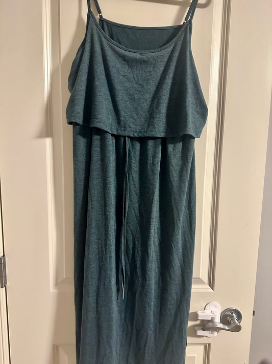 Nursing dress - size L. Retails $25., Maternity L (12-14)