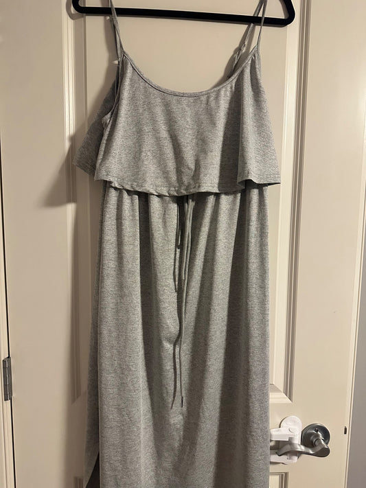 Maternity dress - size L. Retails $25., Maternity L (12-14)