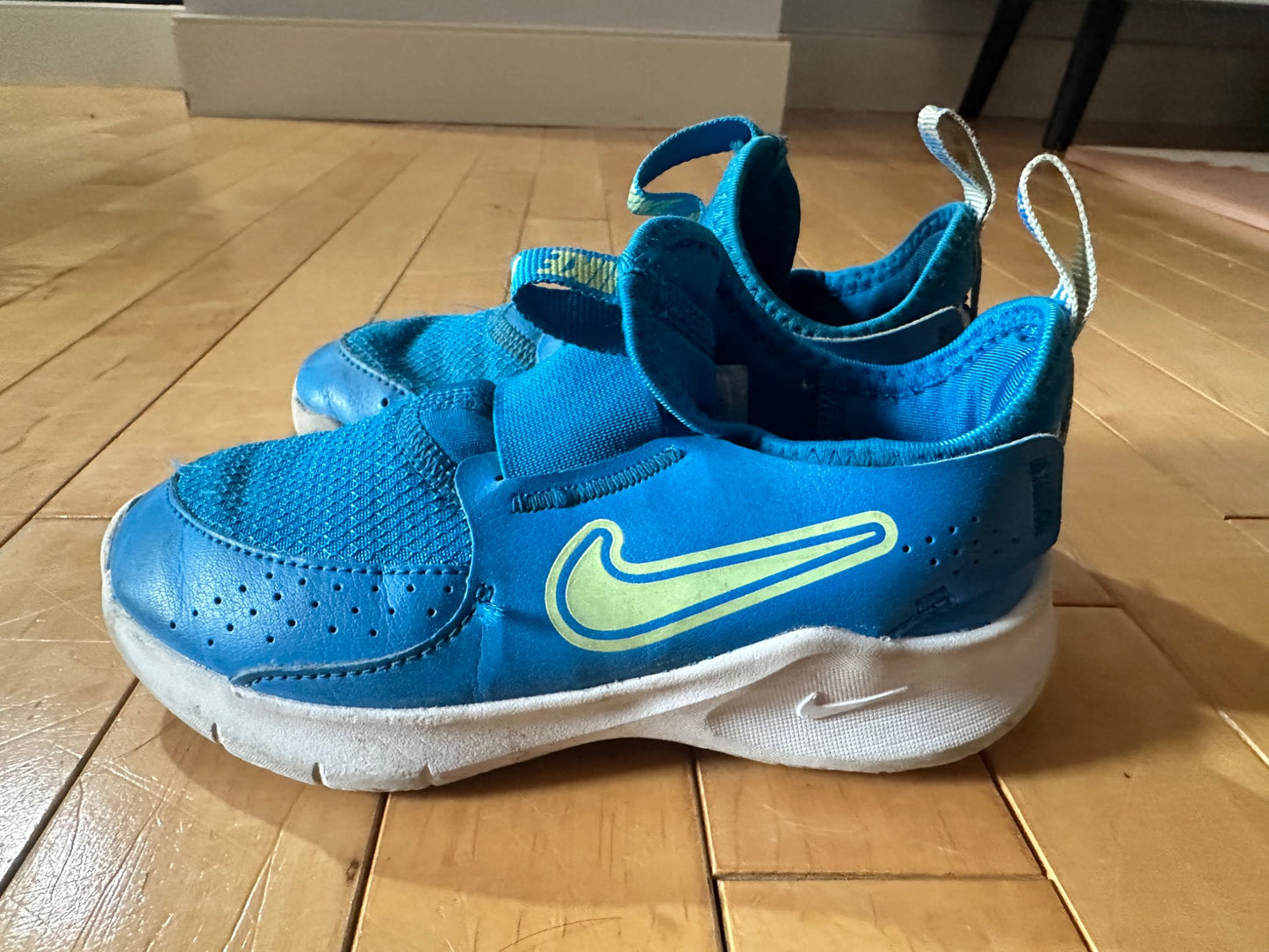 Nike Flex Runner - retails $45, Shoes 11 (Toddler:2-4yr)