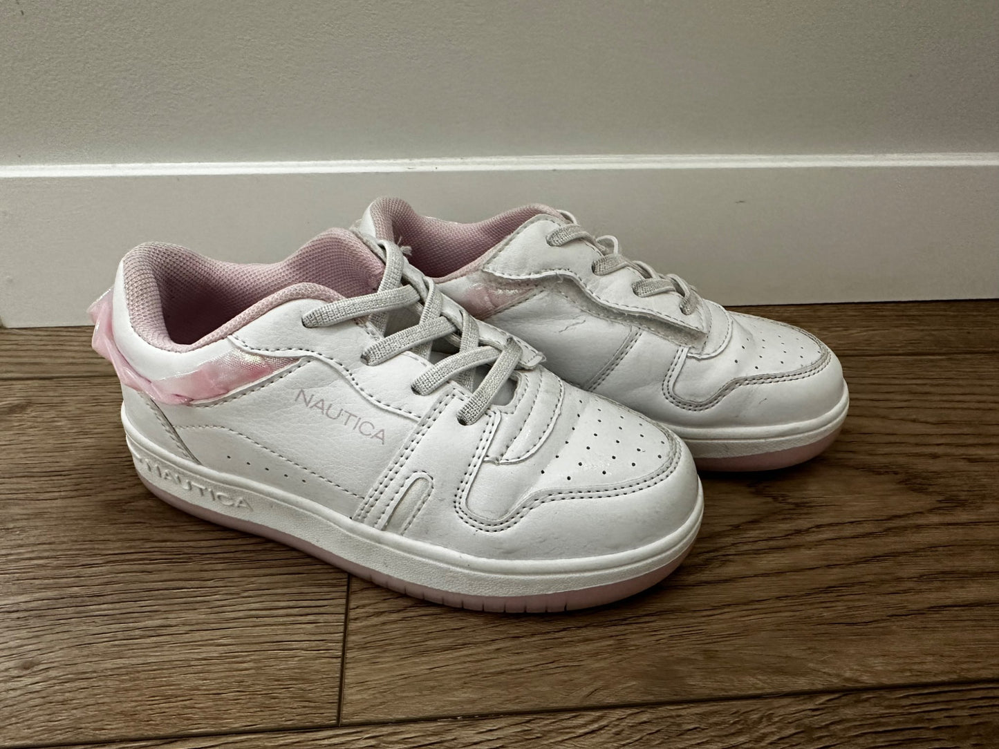 Nautica girl EUC sneakers size 12, Shoes 12 (Toddler:2-4yr)