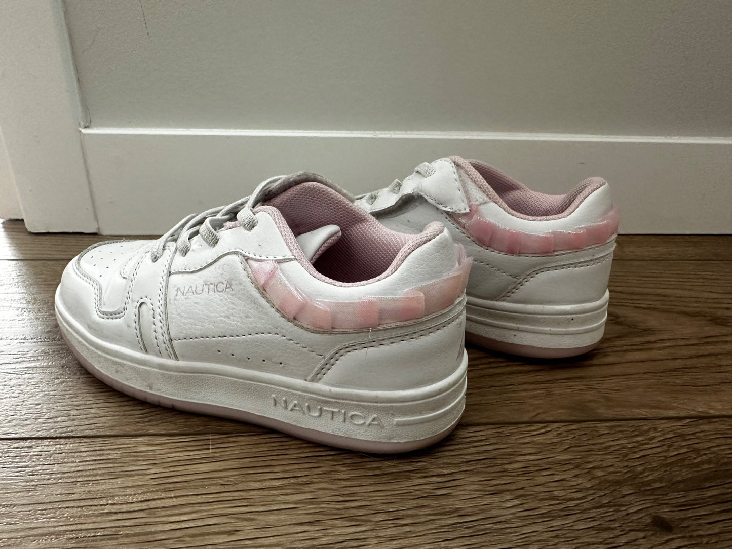 Nautica girl EUC sneakers size 12, Shoes 12 (Toddler:2-4yr)