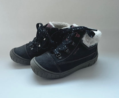 Geox lined girl shoes size 27, Shoes 10 (Toddler:2-4yr)